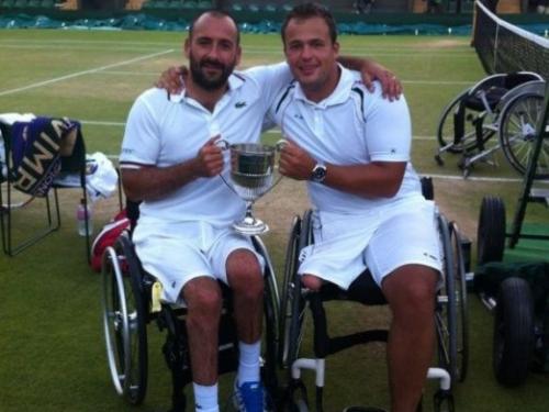 Tom-Egberink-wint-Wimbledon.-Fotobron-Twitter-522x391.jpg